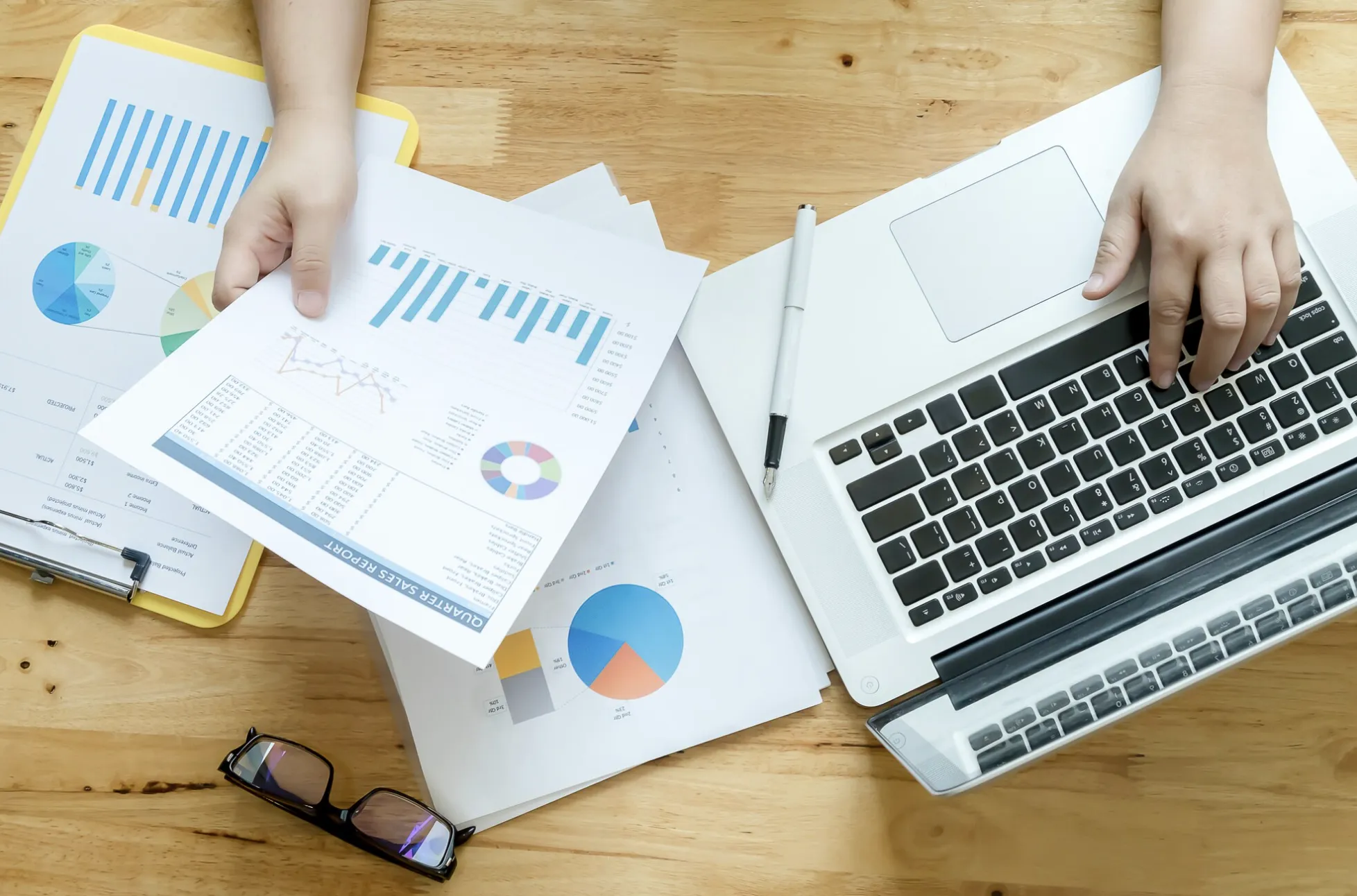 Reportes para empresas uruguayas: cómo usar datos de ventas, stock y cobranzas 
